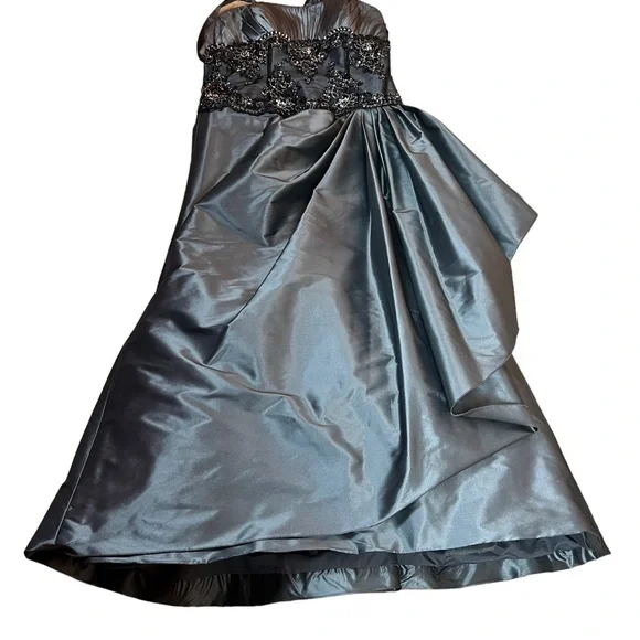 Rina do Montella evening gown A tradition of classic elegance size 8 - Picture 10 of 15